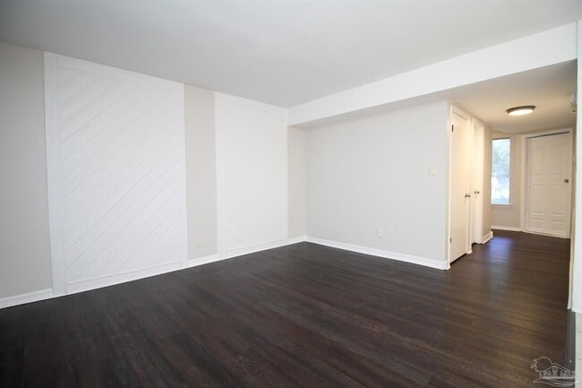 Building Photo - 7225 Dogwood Terrace Dr