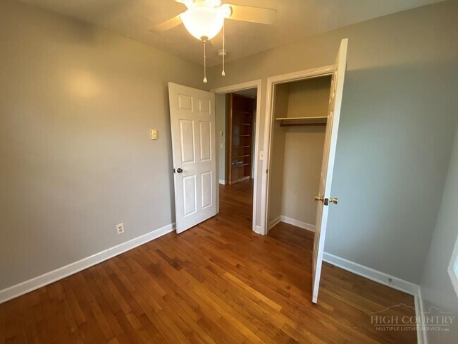 Building Photo - 417 Will Vannoy Rd