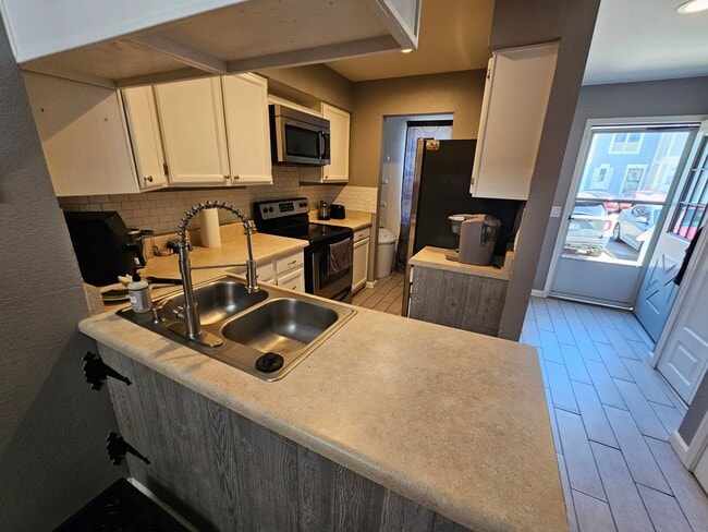 Building Photo - Quite 3 bed 2 bath home in 80916!!!