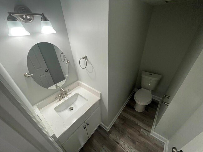 Building Photo - 2260 Newport Landing