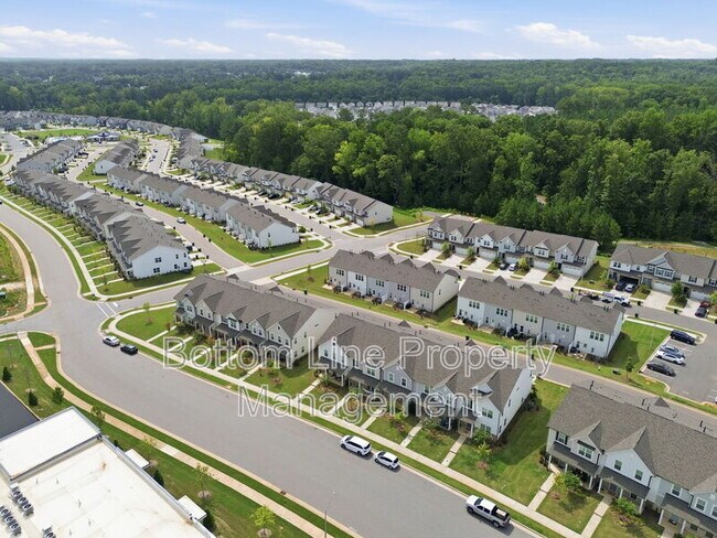 Building Photo - 460 Glen Clova Dr
