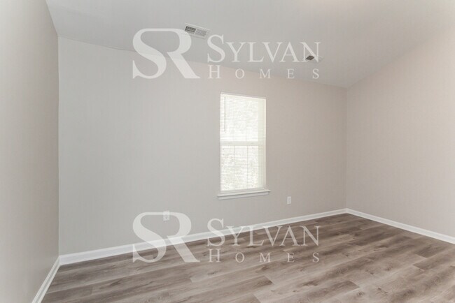 Building Photo - Coming HOME never felt so good!