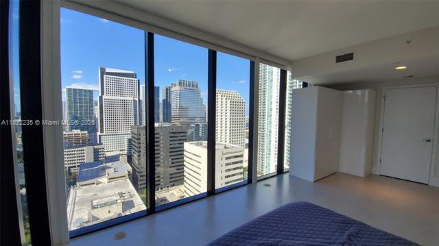 Building Photo - 1010 Brickell Ave