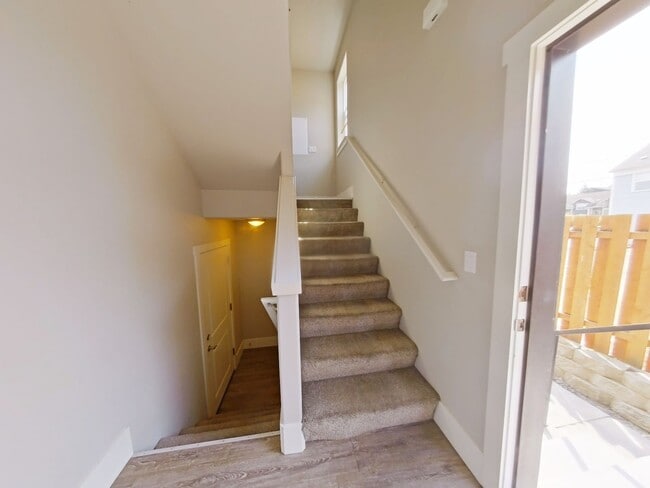 Building Photo - Greek Street Townhomes (335)