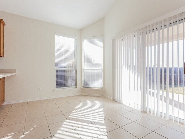 Building Photo - 3804 Wellsburg Way