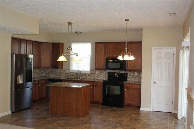 Building Photo - Spacious 4 BR in Brownsburg Schools