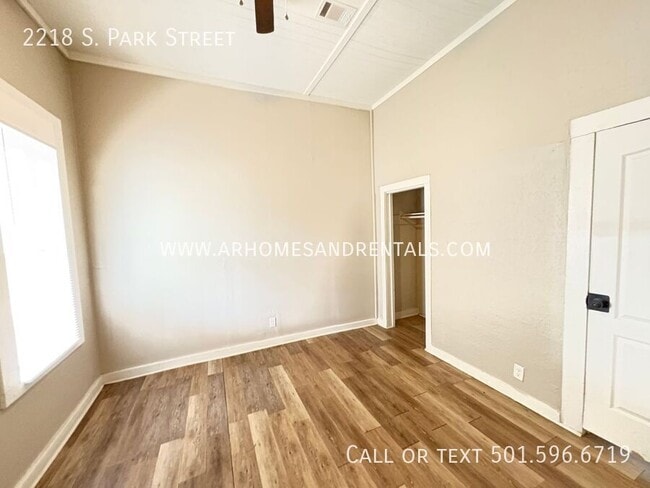 Building Photo - 2218 S Park St