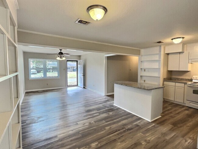 Building Photo - Updated 3-Bedroom Home in Ocean Springs!
