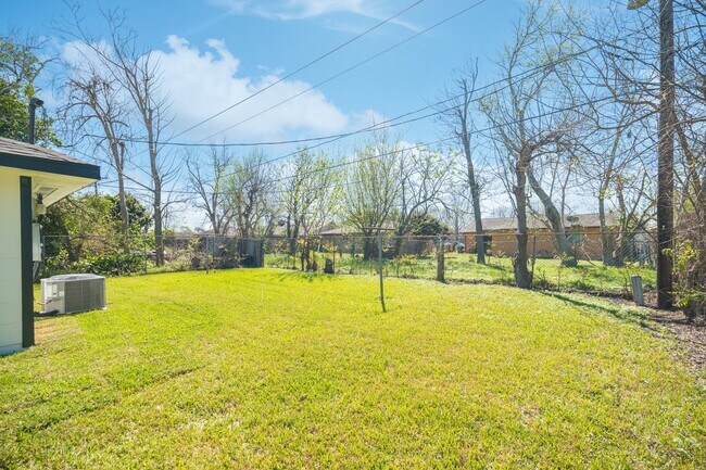 Building Photo - 3538 Cork Dr