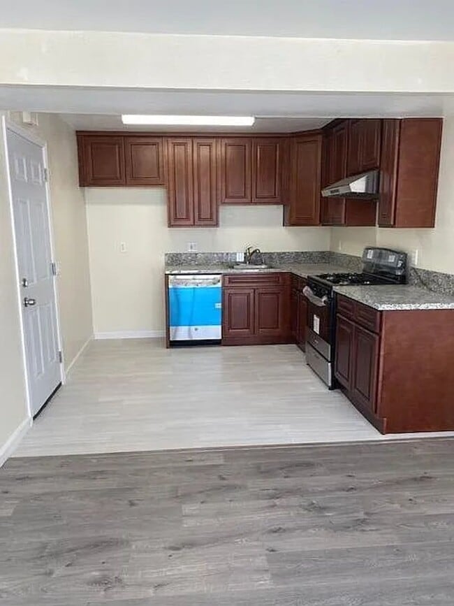 Building Photo - 4904 Summerwood