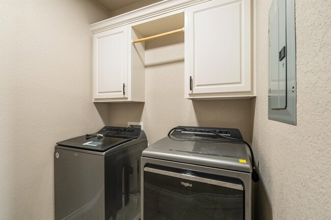 Building Photo - 122 Little Bighorn Trl