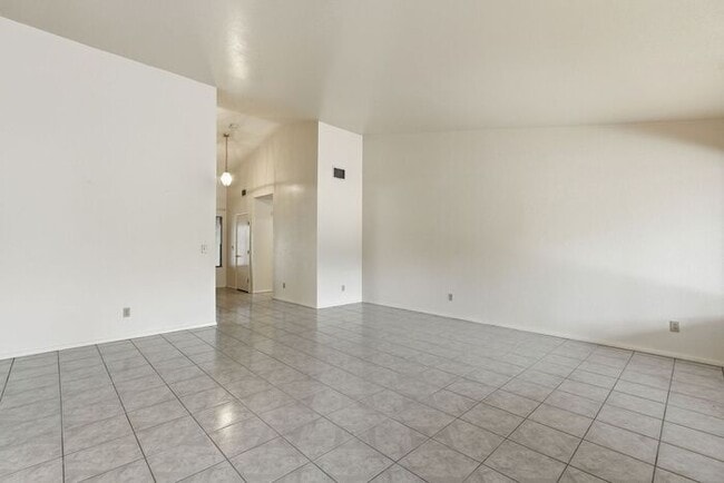 Building Photo - 8063 S New Abbey Dr