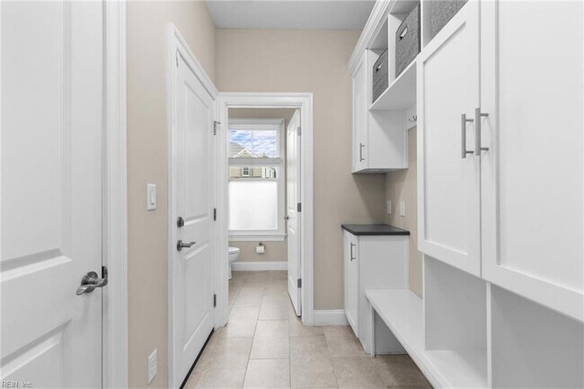 Building Photo - 3722 Willow Glenn Cir
