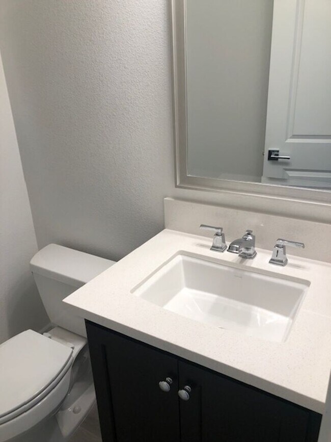 Building Photo - Newer 3 Bedroom 2.5 Bath in Mountain House