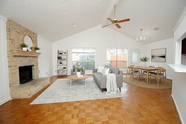 Building Photo - 16311 La Luna Dr