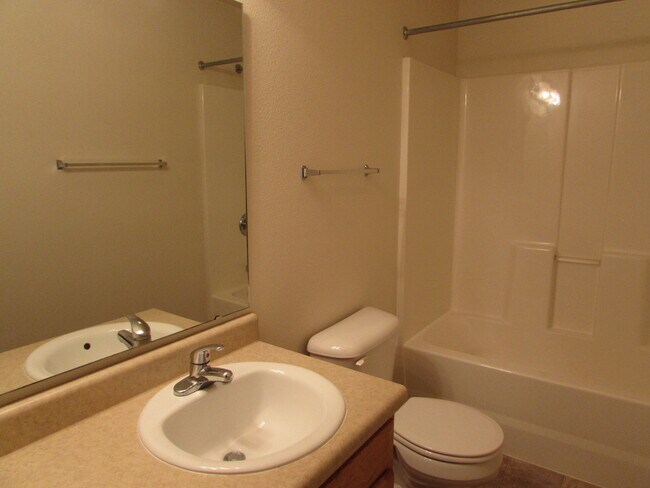Building Photo - 6185-MF1-E1
