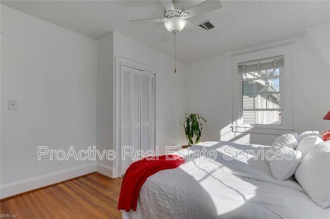 Building Photo - 1146 Rockbridge Ave
