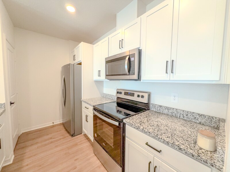 Building Photo - 9419 Westside Hls Dr