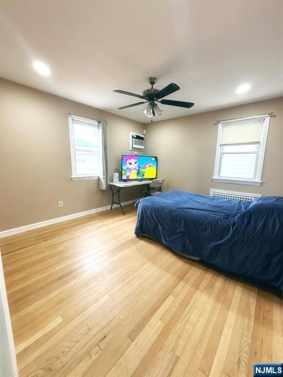 Building Photo - 904 5th St