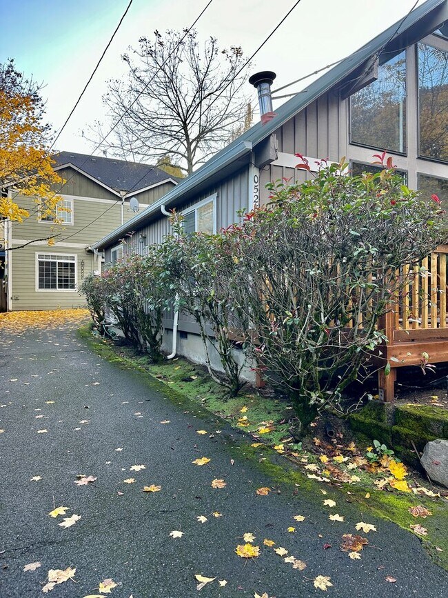 Building Photo - N0293
