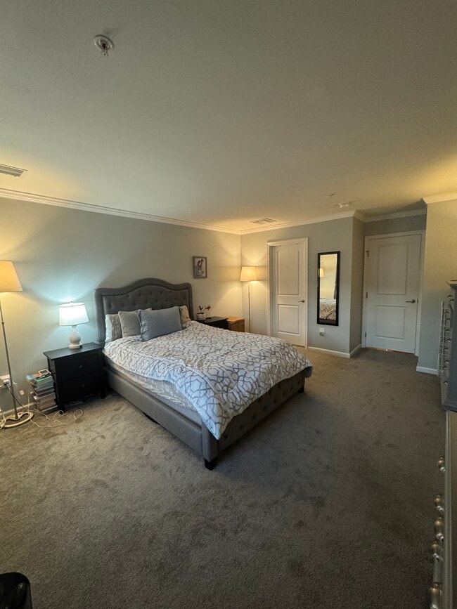 Building Photo - 721 Bender Rd