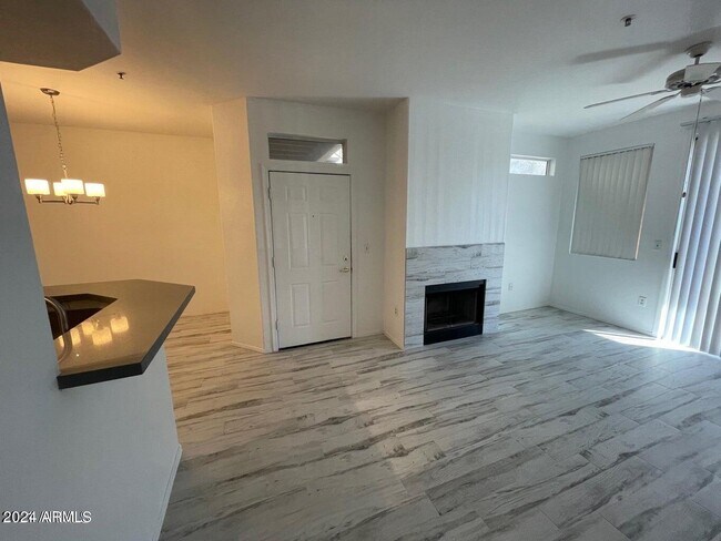 Building Photo - 11375 E Sahuaro Dr