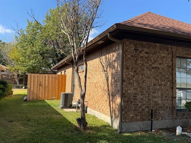 Building Photo - 211 Douglas Dr