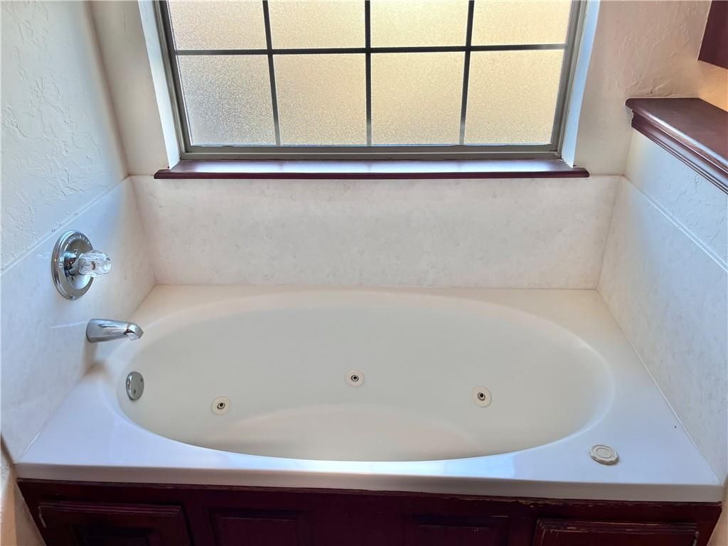 Building Photo - 628 Allison Ln