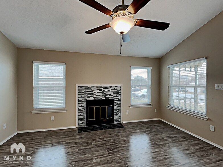 Building Photo - 12331 Tomanet Trail