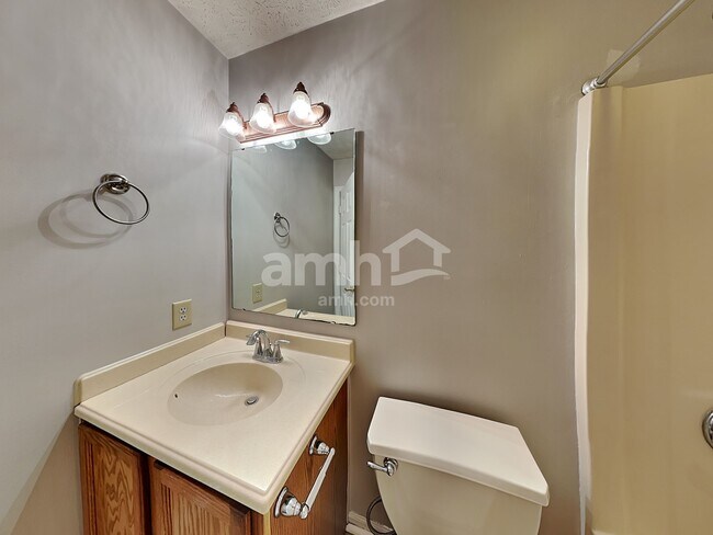 Building Photo - 489 E Quail Ridge Dr