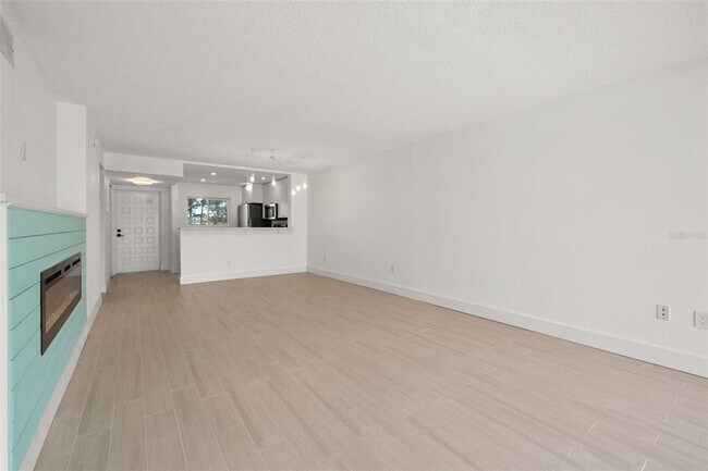 Building Photo - 301 87th Ave