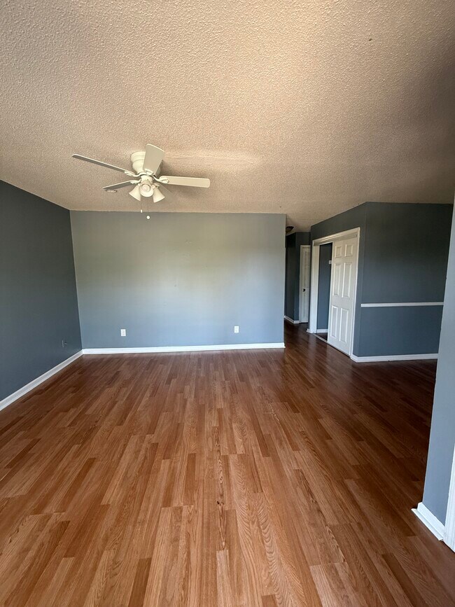 Building Photo - Platinum House LLC