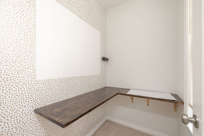 Building Photo - 5920 Whitehurst Ln