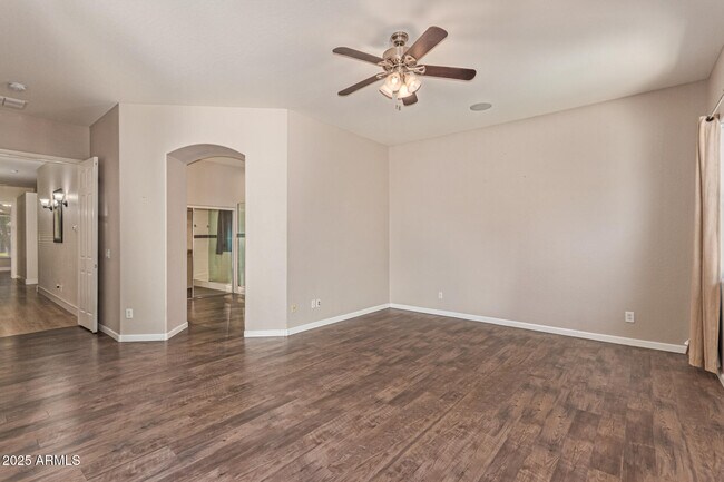 Building Photo - 4978 E Karsten Dr
