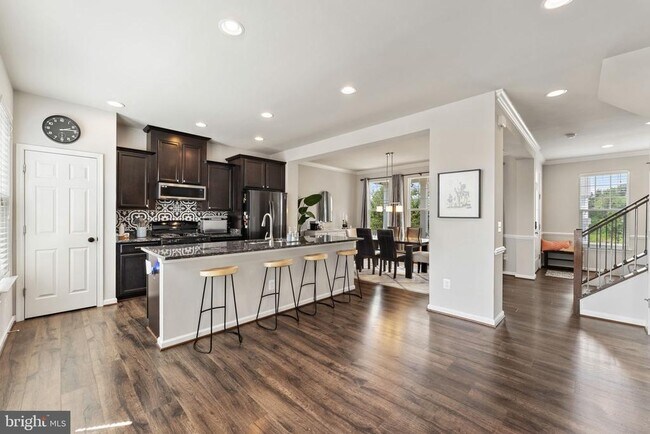 Building Photo - 431 Alder Dr