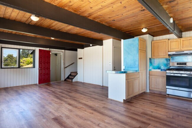 Building Photo - 64-660-660 Puu Olu Pl