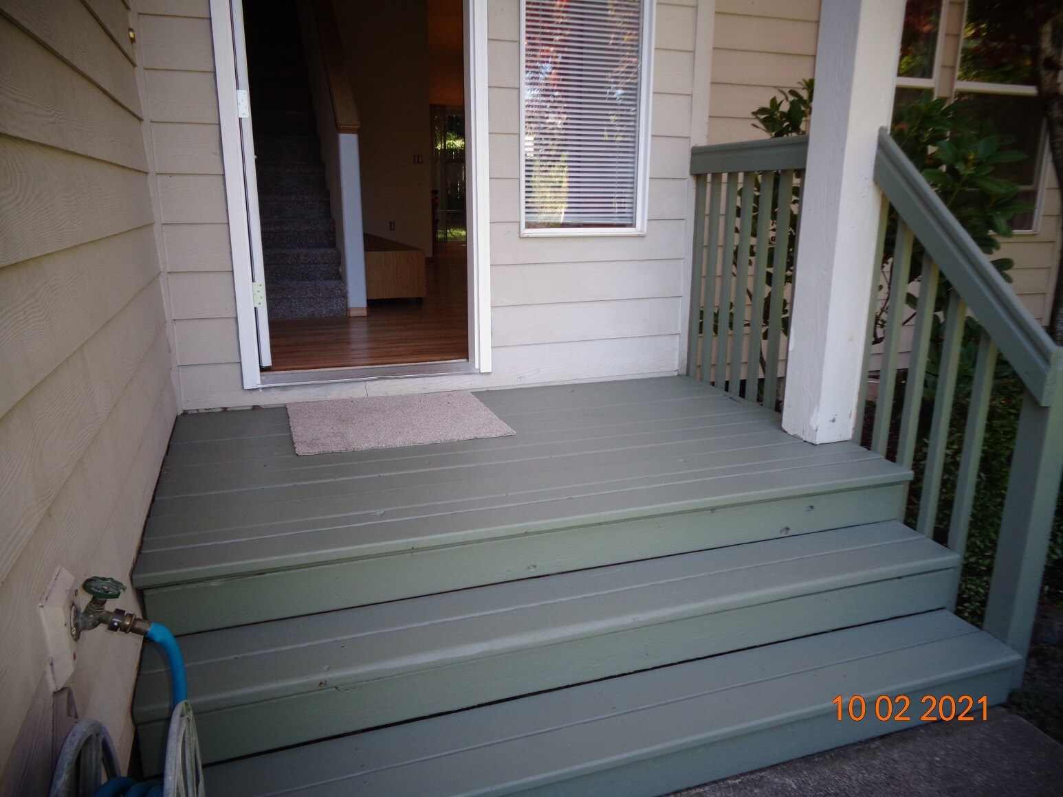 Front Porch with Brand-new Stain - 17612 SW Bany Rd
