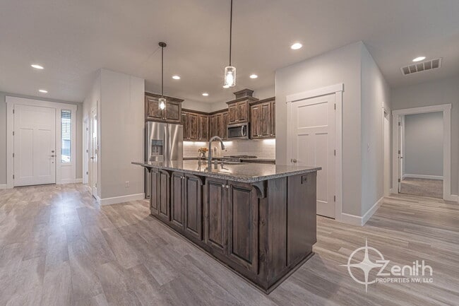 Building Photo - 134 Zephyr Dr