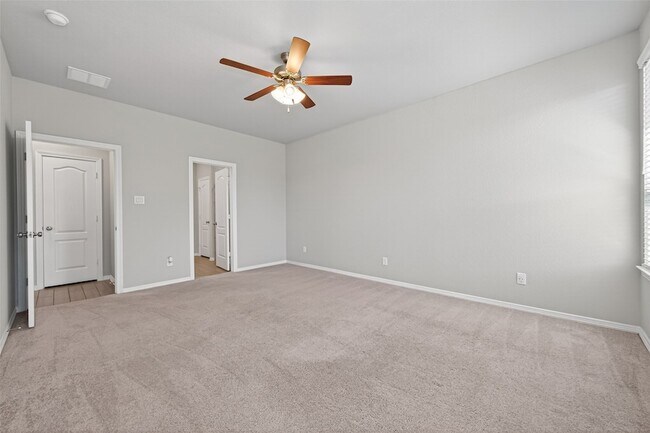 Building Photo - 25527 Valverdant Ct