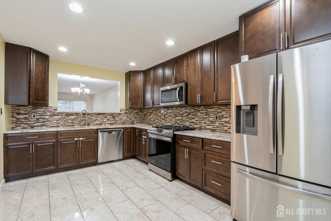 Building Photo - 57 Woodmere Dr