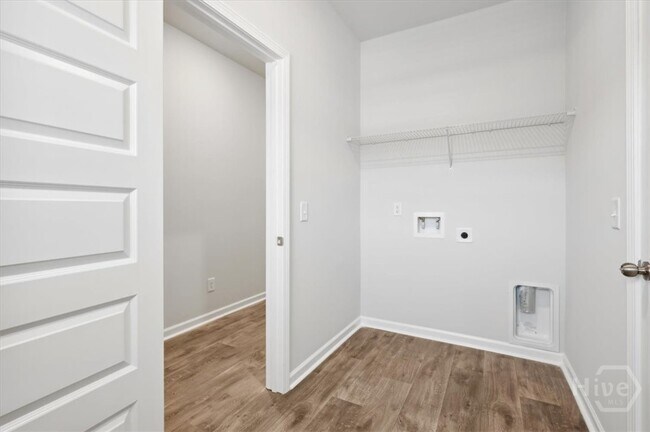 Building Photo - 150 Bottlebrush Dr