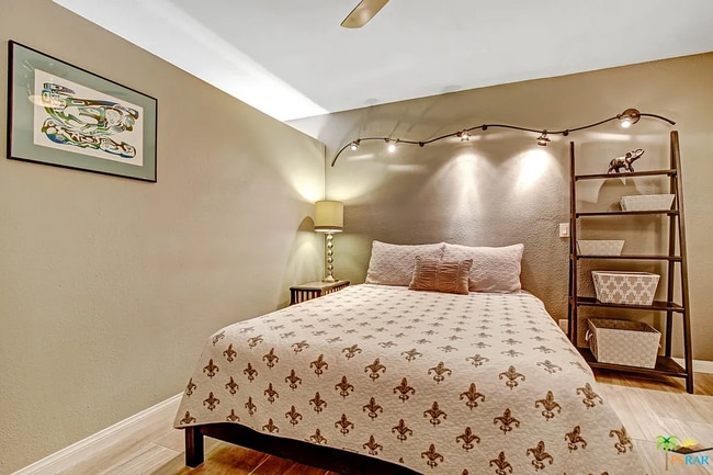 Building Photo - Charming Furnished 1-Bedroom Condo with Mo...