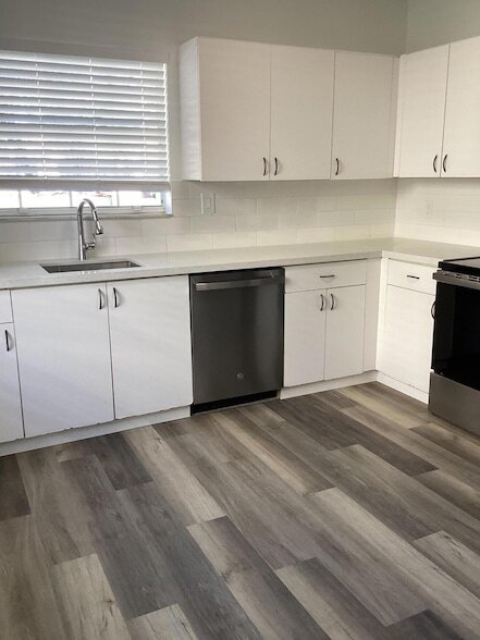 Building Photo - 20970 Vía Oleander