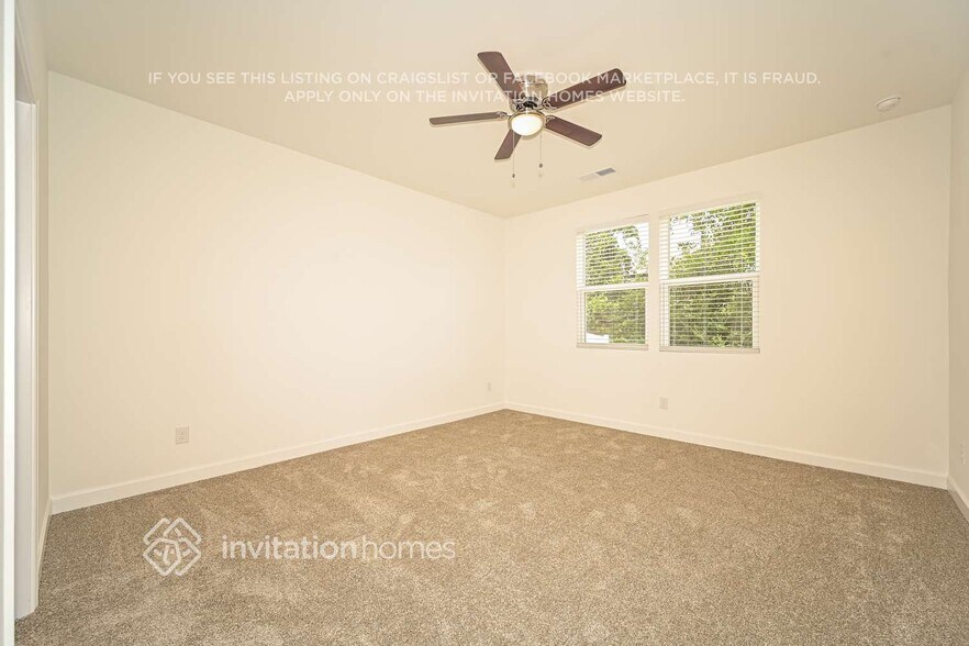 Building Photo - 204 E Millbrook Dr