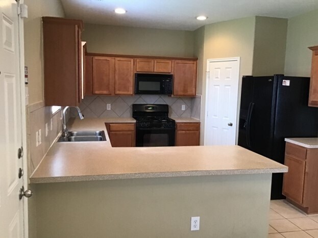 Building Photo - 2026 Acorn Glen Trl