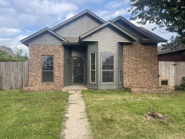 Primary Photo - 2-Bedroom Home with 2-Car Garage