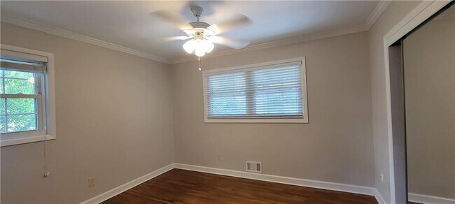 Building Photo - 2497 Wentworth Dr NE