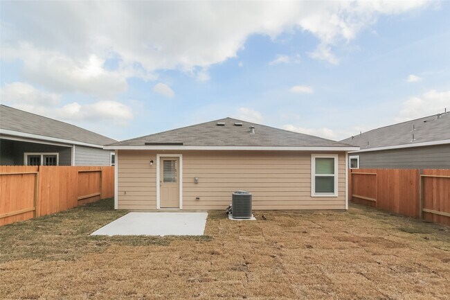 Building Photo - 27044 Leonardo Dr