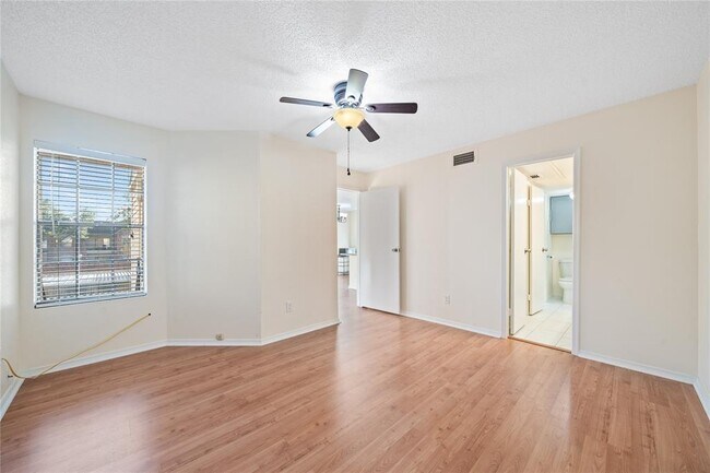 Building Photo - 2750 Holly Hall St
