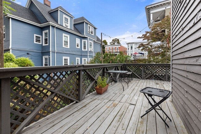 Building Photo - 247-249-249 Park St